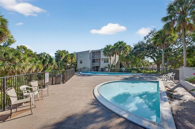 3100 Riverside Dr 305, Coral Springs, FL 33065