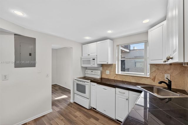 3100 Riverside Dr 305, Coral Springs, FL 33065