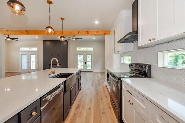 153 Bending Oaks Lane, Livingston, TX 77351