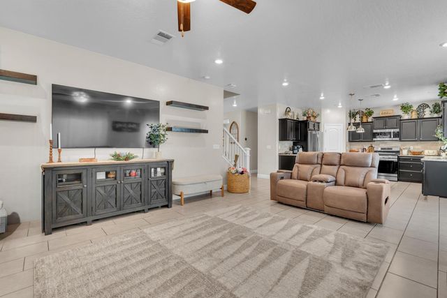 5955 E Belgravia Avenue, Fresno, CA 93727