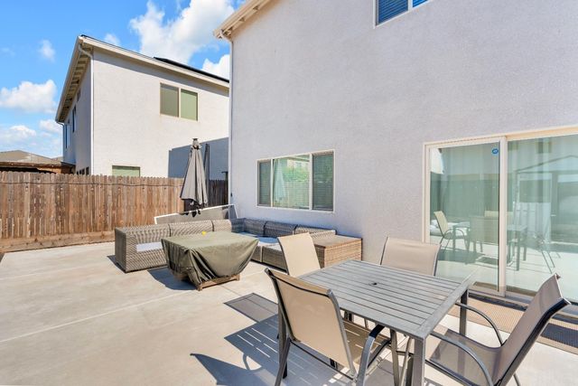 5955 E Belgravia Avenue, Fresno, CA 93727