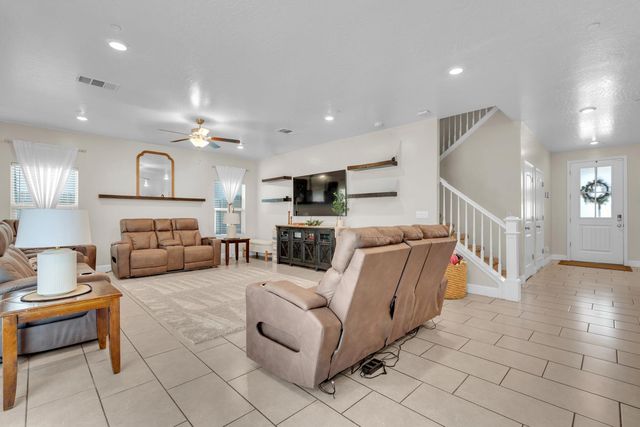 5955 E Belgravia Avenue, Fresno, CA 93727