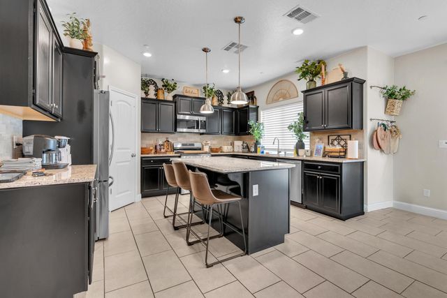5955 E Belgravia Avenue, Fresno, CA 93727