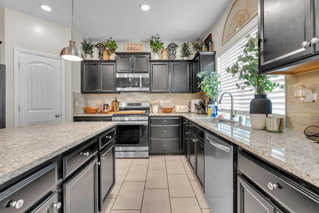 5955 E Belgravia Avenue, Fresno, CA 93727