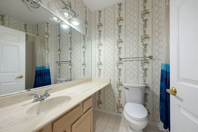 1228 Depot Street 2-D, Glenview, IL 60025