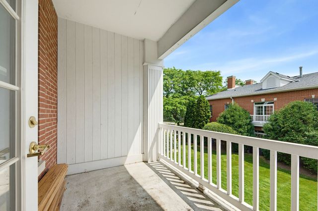 1228 Depot Street 2-D, Glenview, IL 60025