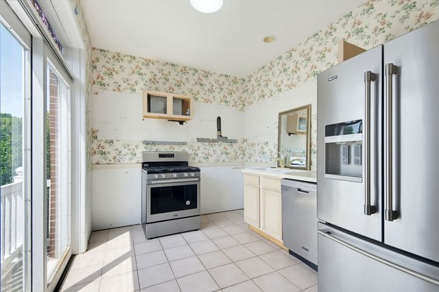 1228 Depot Street 2-D, Glenview, IL 60025