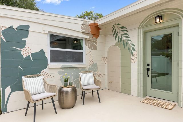 7042 DARTMOUTH AVENUE N, St Petersburg, FL 33710