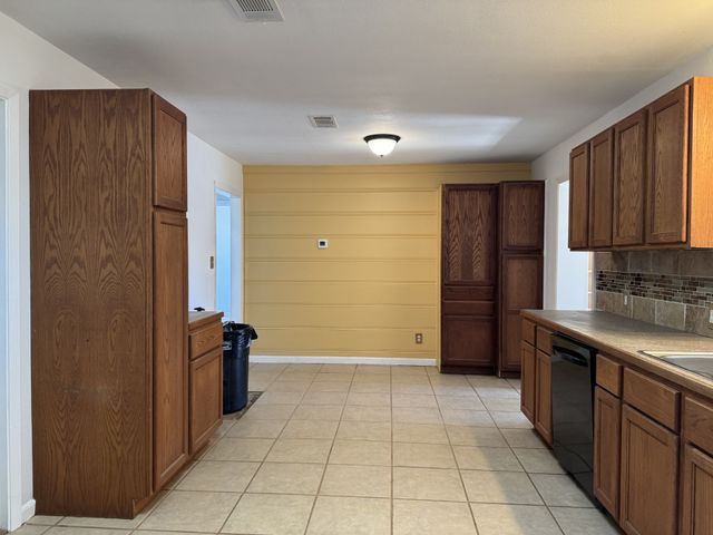 701 Skelly Street, Crowley, TX 76036