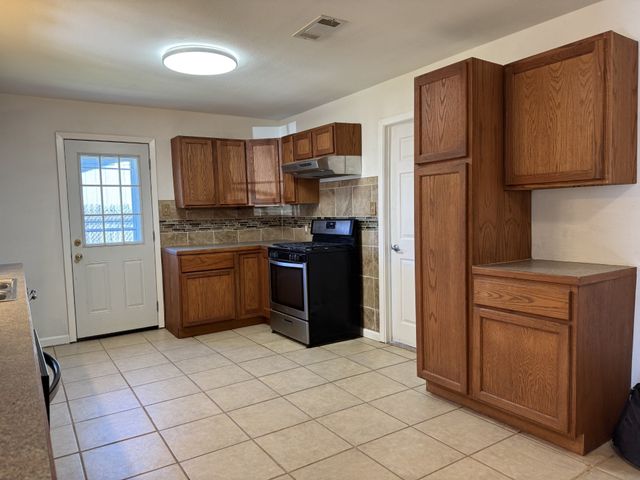 701 Skelly Street, Crowley, TX 76036