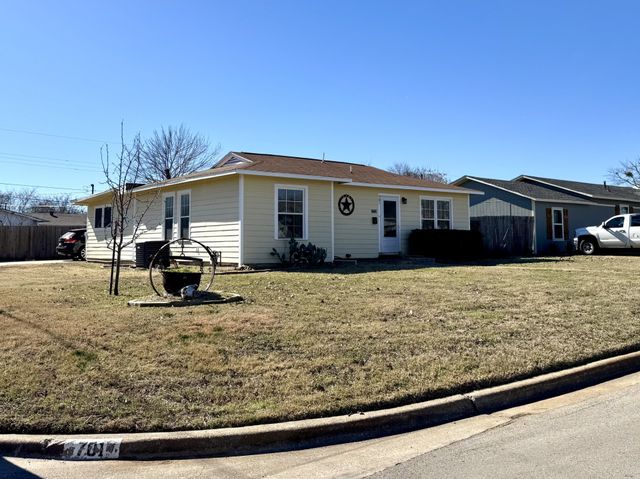 701 Skelly Street, Crowley, TX 76036