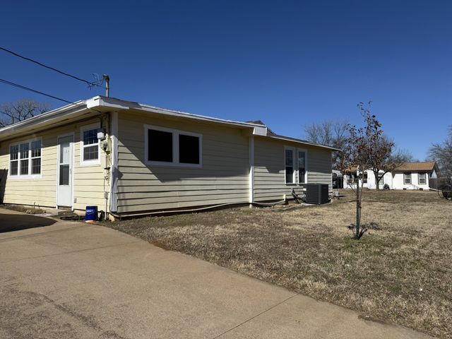 701 Skelly Street, Crowley, TX 76036