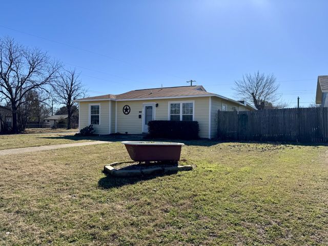 701 Skelly Street, Crowley, TX 76036