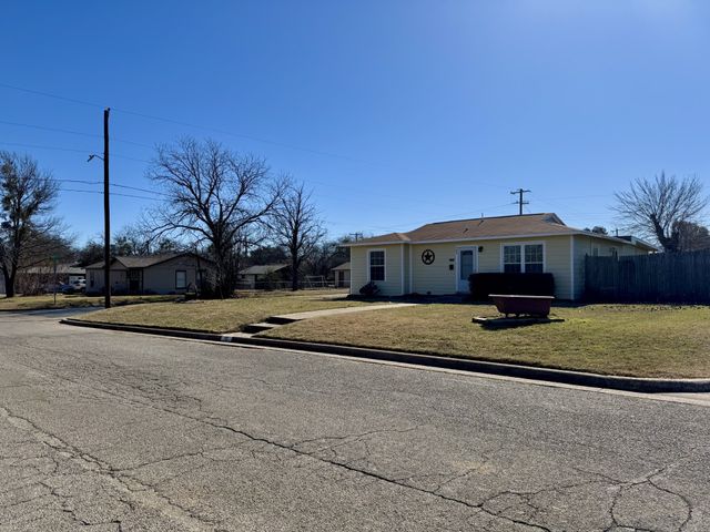701 Skelly Street, Crowley, TX 76036