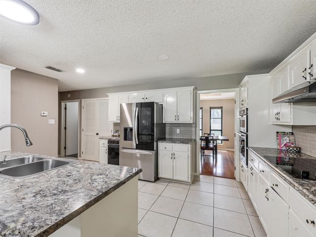 2613 Brookhaven Drive, Denison, TX 75020