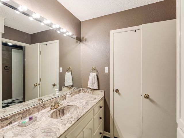 2613 Brookhaven Drive, Denison, TX 75020