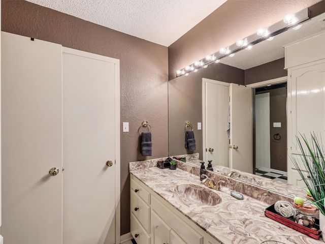 2613 Brookhaven Drive, Denison, TX 75020