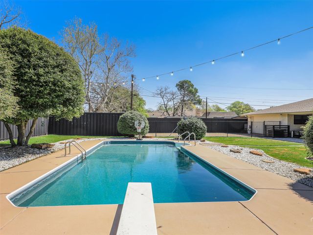 2613 Brookhaven Drive, Denison, TX 75020