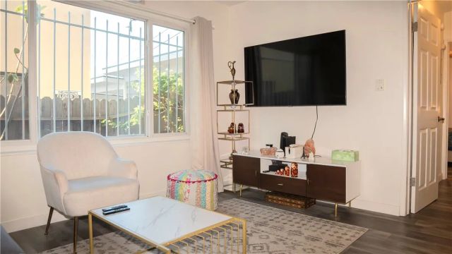 11670 W Sunset Boulevard 104, Los Angeles, CA 90049