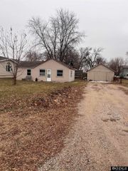 1435 E Cuming Street, Fremont, NE 68025