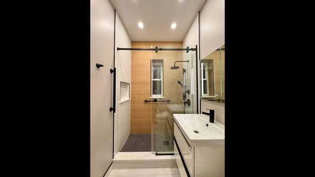 5536 N Mango Avenue, Chicago, IL 60630