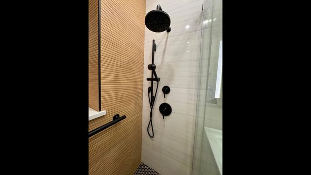 5536 N Mango Avenue, Chicago, IL 60630