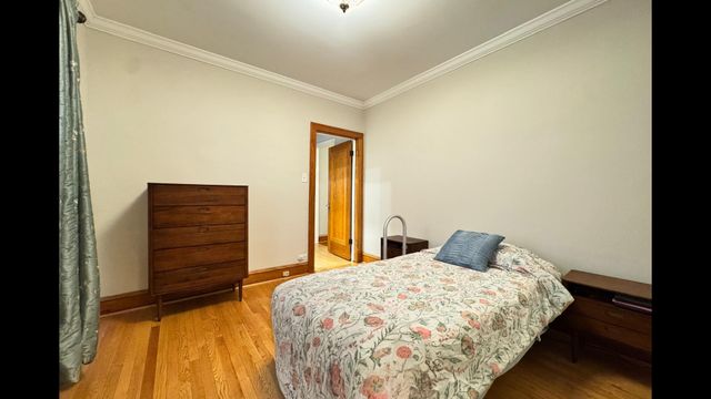 5536 N Mango Avenue, Chicago, IL 60630