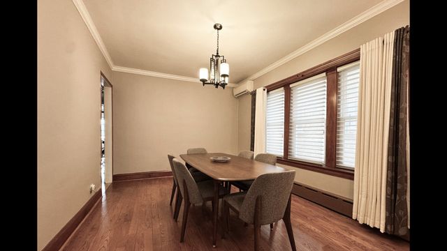 5536 N Mango Avenue, Chicago, IL 60630