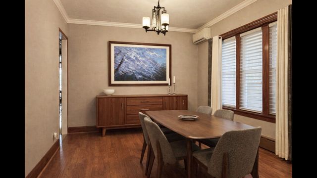 5536 N Mango Avenue, Chicago, IL 60630