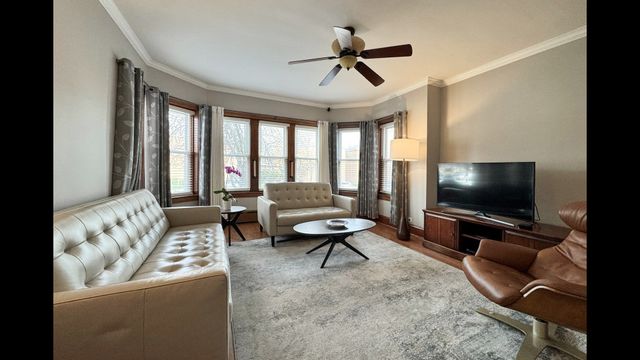 5536 N Mango Avenue, Chicago, IL 60630