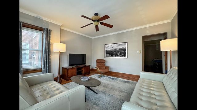 5536 N Mango Avenue, Chicago, IL 60630