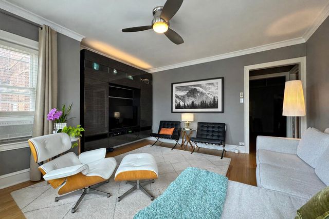 5536 N Mango Avenue, Chicago, IL 60630