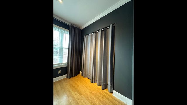 5536 N Mango Avenue, Chicago, IL 60630