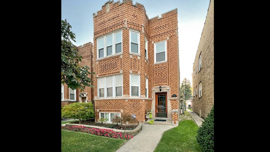 5536 N Mango Avenue, Chicago, IL 60630