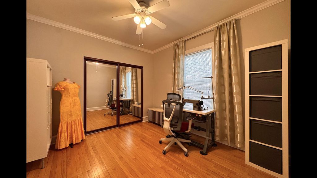 Image 18 of property listing at 5536 N Mango Avenue, Chicago, IL 60630