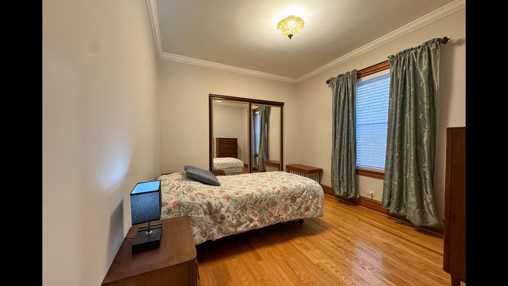 Image 37 of property listing at 5536 N Mango Avenue, Chicago, IL 60630