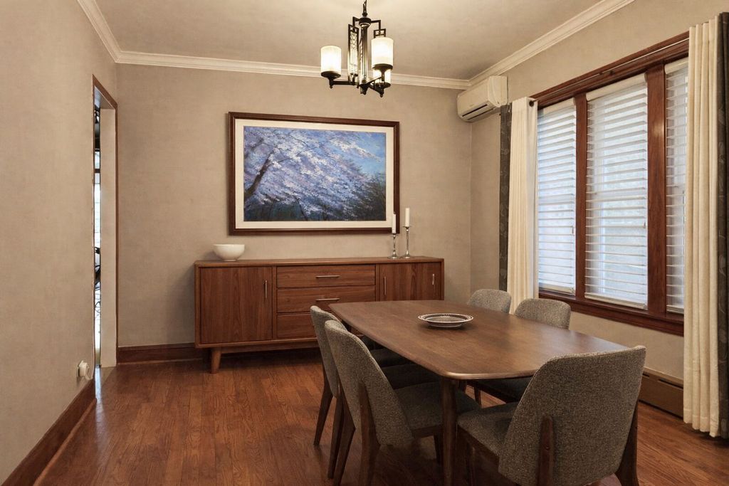 Image 44 of property listing at 5536 N Mango Avenue, Chicago, IL 60630