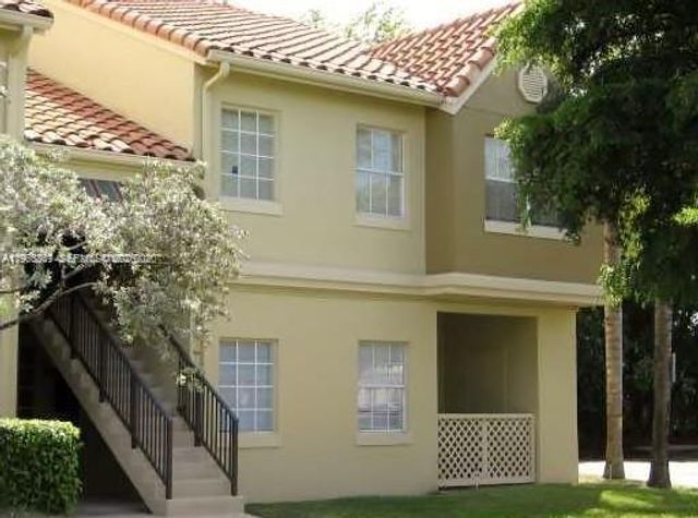 18328 NW 68th Ave H, Hialeah, FL 33015