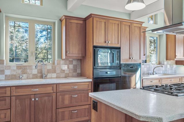 17833 Country Cir, Nevada City, CA 95959