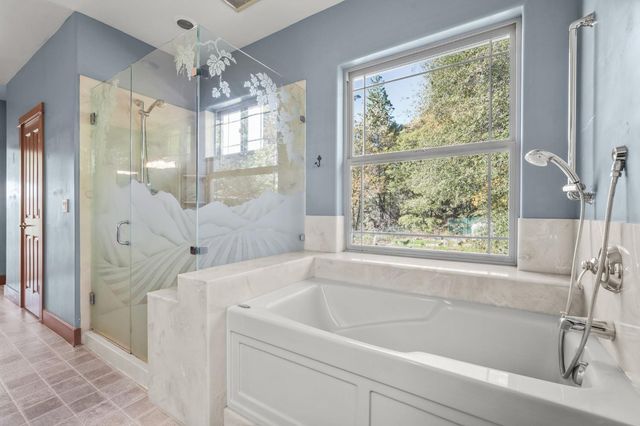 17833 Country Cir, Nevada City, CA 95959