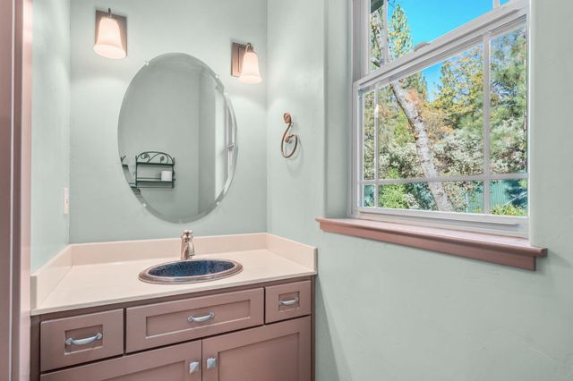 17833 Country Cir, Nevada City, CA 95959