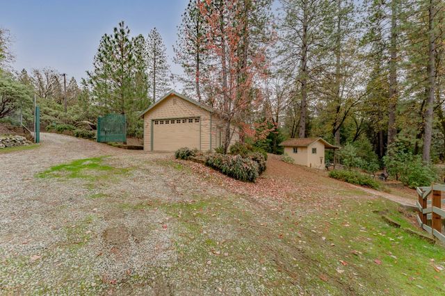17833 Country Cir, Nevada City, CA 95959
