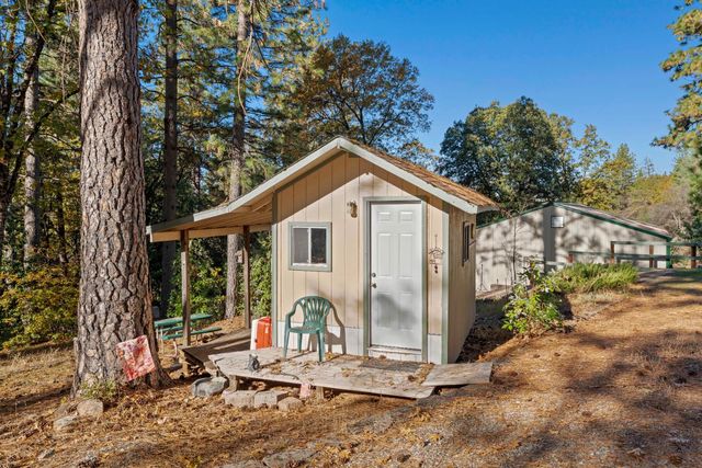 17833 Country Cir, Nevada City, CA 95959