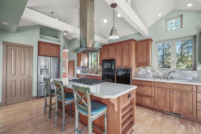 17833 Country Cir, Nevada City, CA 95959