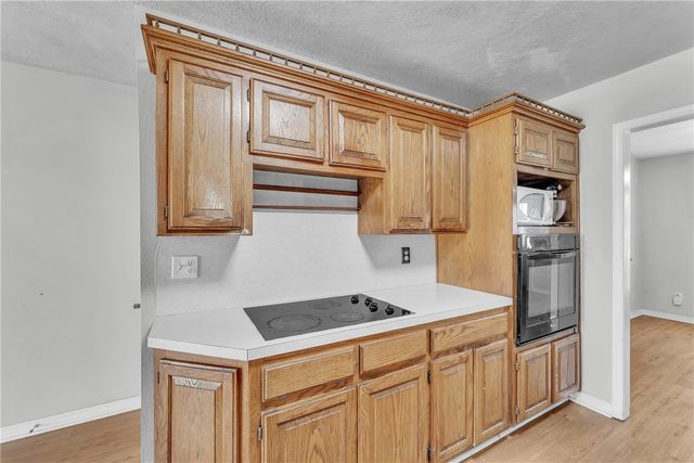 12369 E Sugar Hill Road, Lincoln, AR 72744