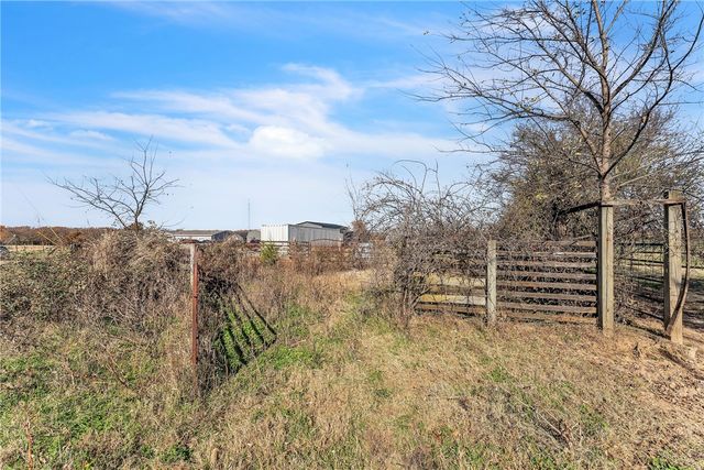 12369 E Sugar Hill Road, Lincoln, AR 72744