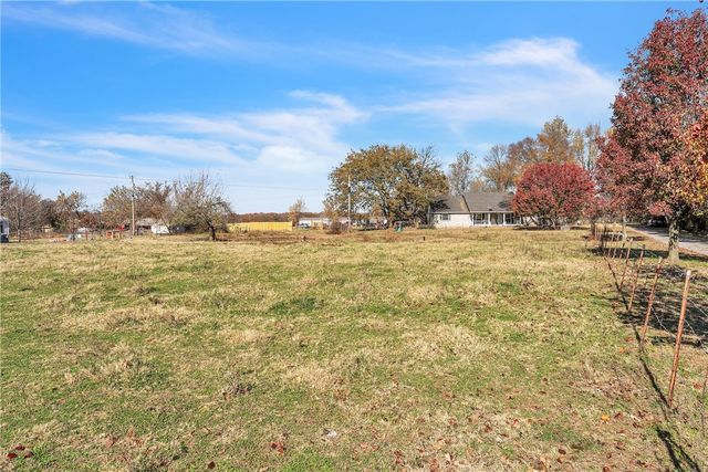 12369 E Sugar Hill Road, Lincoln, AR 72744
