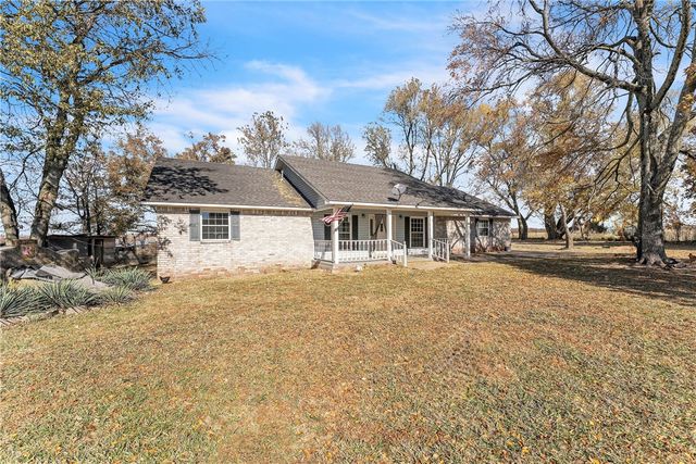 12369 E Sugar Hill Road, Lincoln, AR 72744