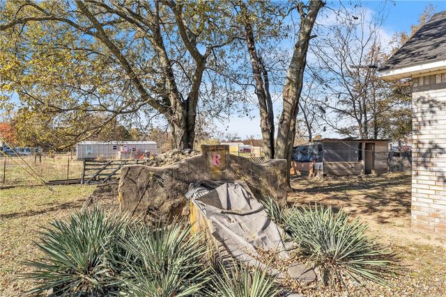 12369 E Sugar Hill Road, Lincoln, AR 72744