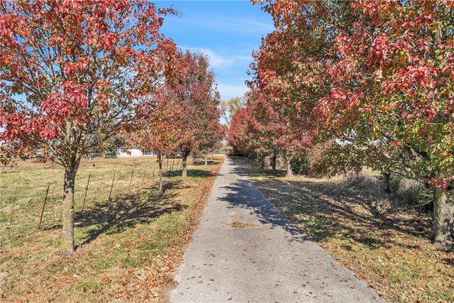 12369 E Sugar Hill Road, Lincoln, AR 72744